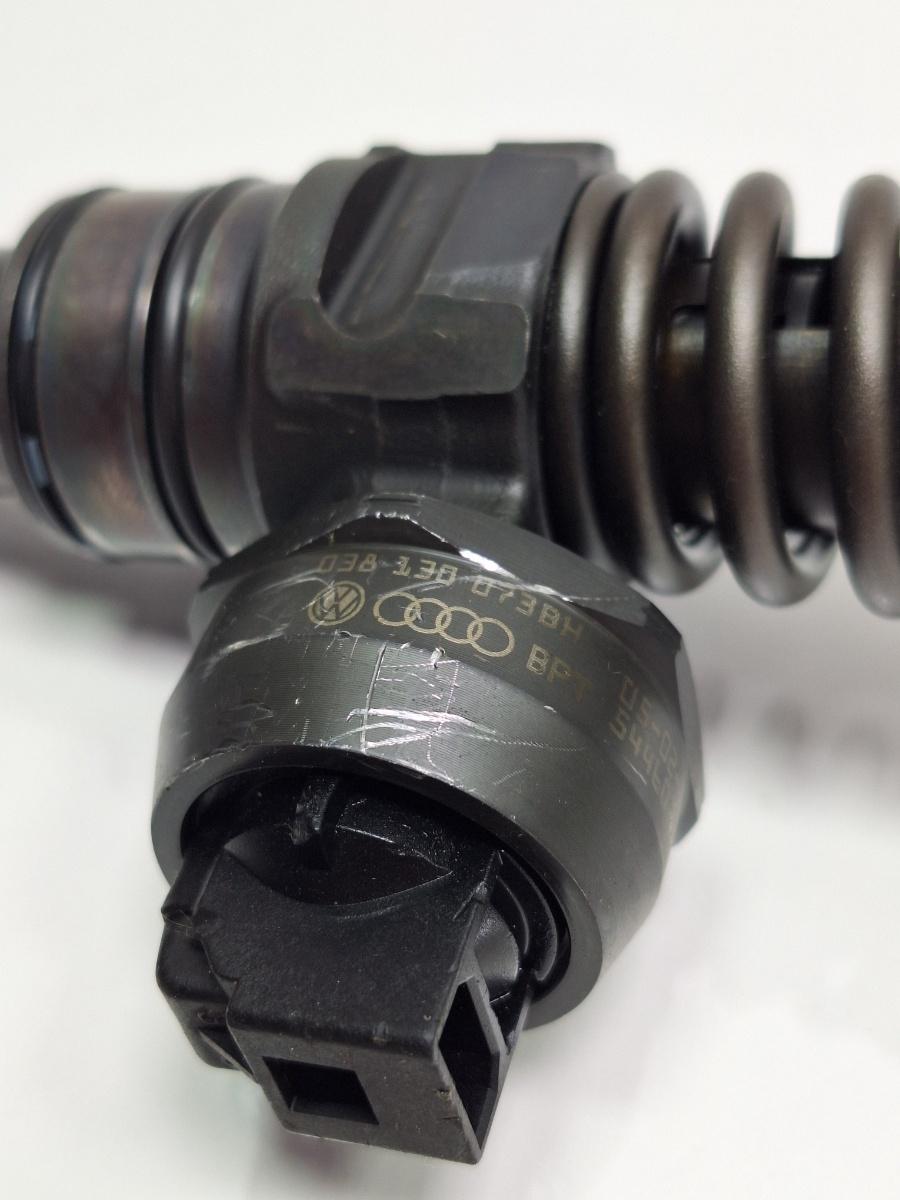 Injector 1.9 TDI BKE, BRB AUDI A4 III Avant 8ED, B7 2004 - 2008 BW BOSCH 0414720230 038130073BH