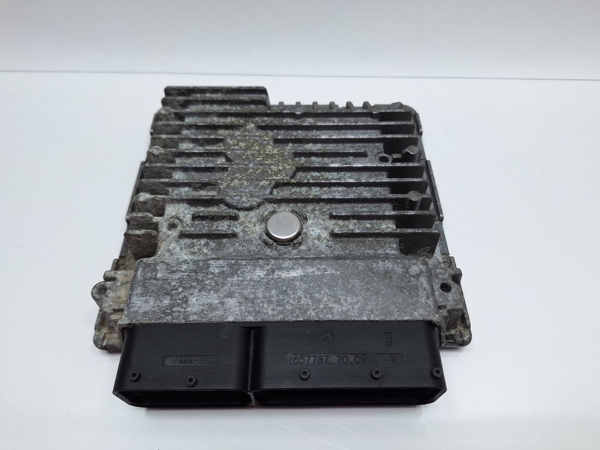 ECU modul/unitate de control motor VOLKSWAGEN GOLF VI 5K1_ 2011 TDi BlueMotion CAYC 77KW|105HP 2011