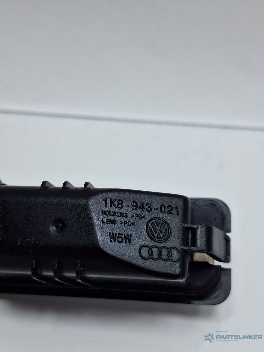 Lampa numar de inmatriculare VOLKSWAGEN GOLF VI 5K1_ 2008 - 2012 TDi BlueMotion CAYC 1K8943021