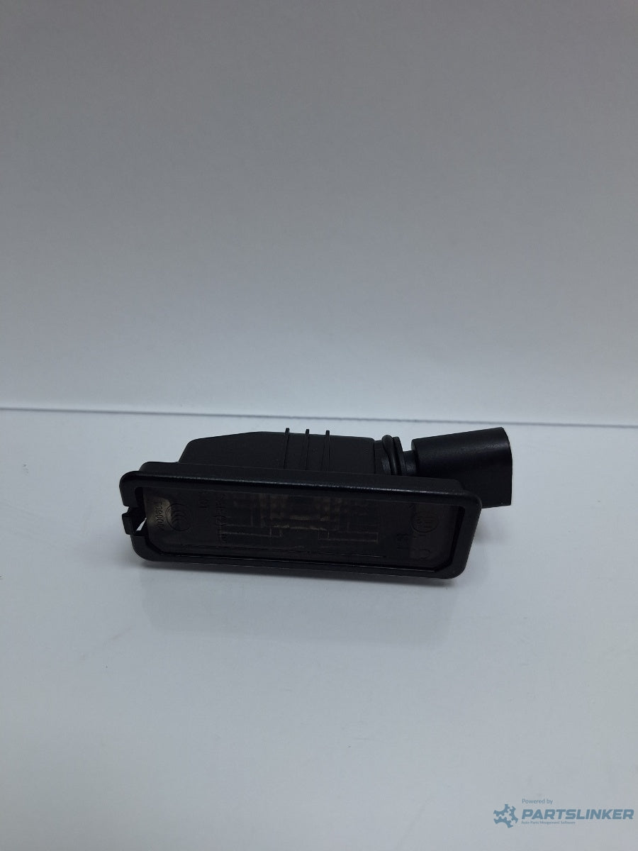 Lampa numar de inmatriculare VOLKSWAGEN GOLF VI 5K1_ 2008 - 2012 TDi BlueMotion CAYC 1K8943021