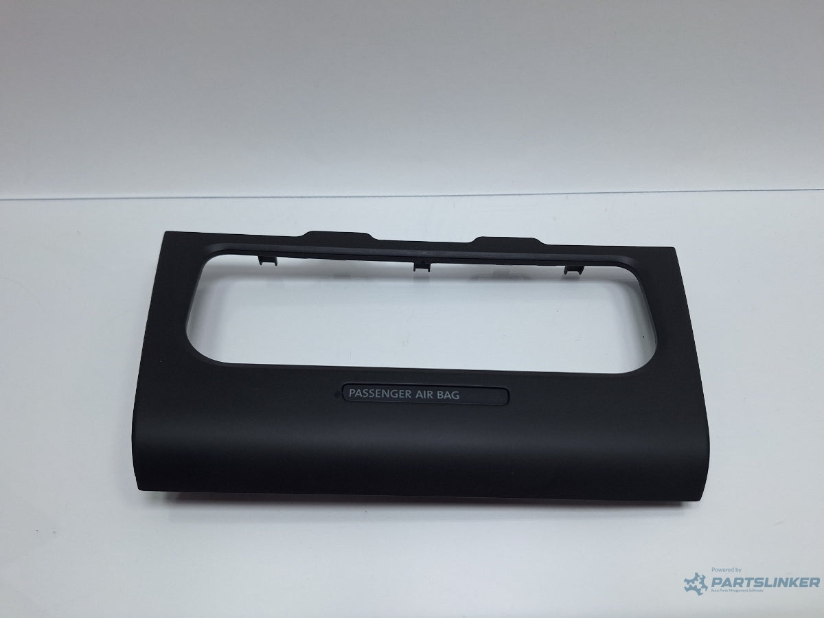 Rama panou clima VOLKSWAGEN GOLF VI 5K1_ 2008 - 2012 TDi BlueMotion CAYC 5K0858069P , 5K0858071M