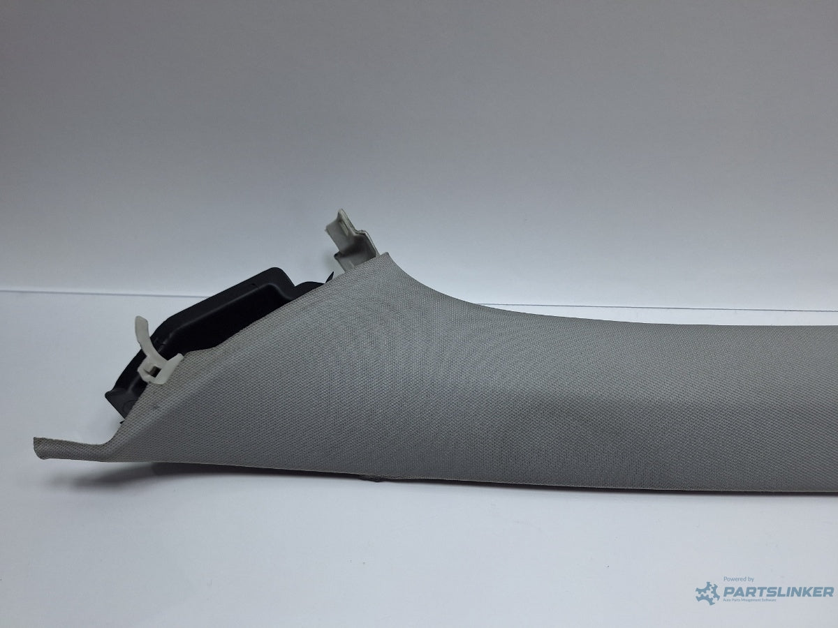 Ornament stalp parbriz stanga VOLKSWAGEN GOLF VI 5K1_ 2008 - 2012 TDi BlueMotion CAYC 5K0867233C