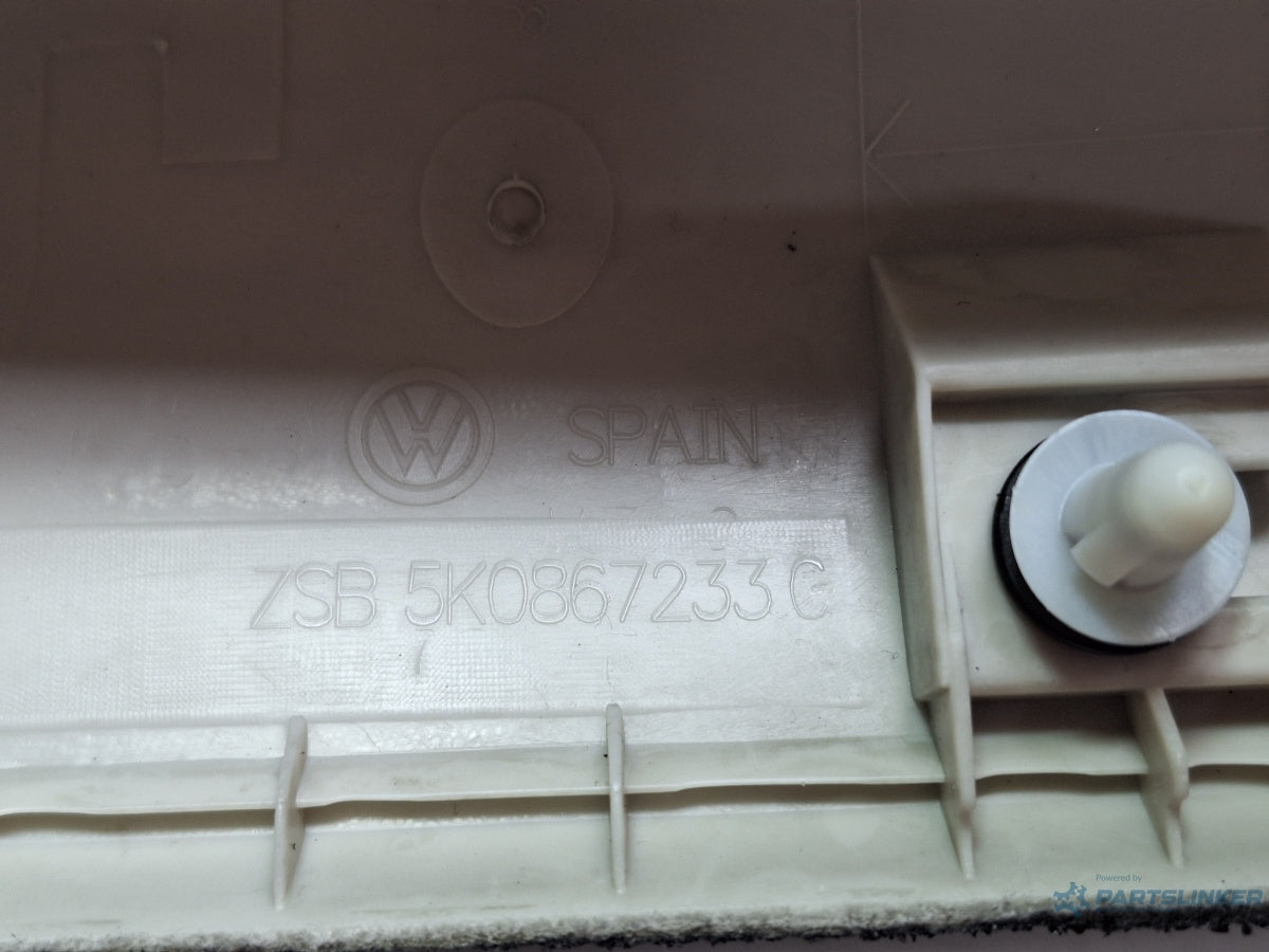 Ornament stalp parbriz stanga VOLKSWAGEN GOLF VI 5K1_ 2008 - 2012 TDi BlueMotion CAYC 5K0867233C