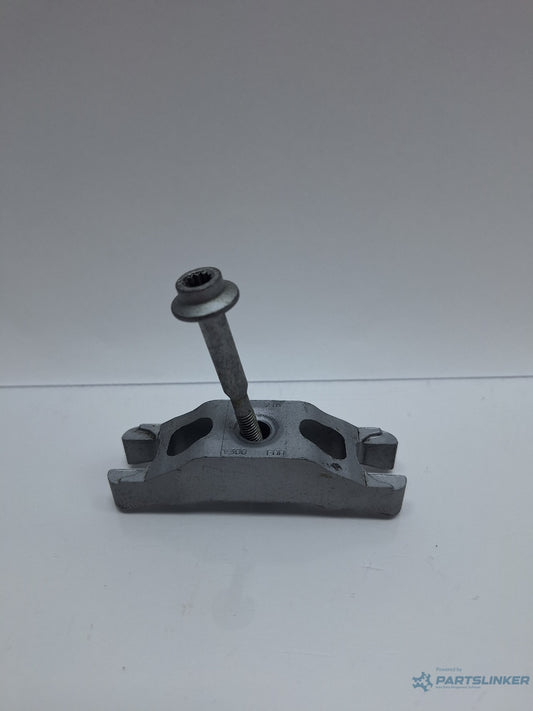 Clema fixare injector combustibil VOLKSWAGEN GOLF VI 5K1_ 2008 - 2012 TDi BlueMotion CAYC 03L130216