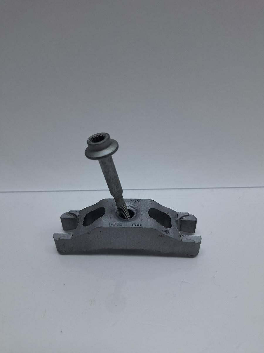 Clema fixare injector combustibil VOLKSWAGEN GOLF VI 5K1_ 2011 TDi BlueMotion CAYC 77KW|105HP 2011
