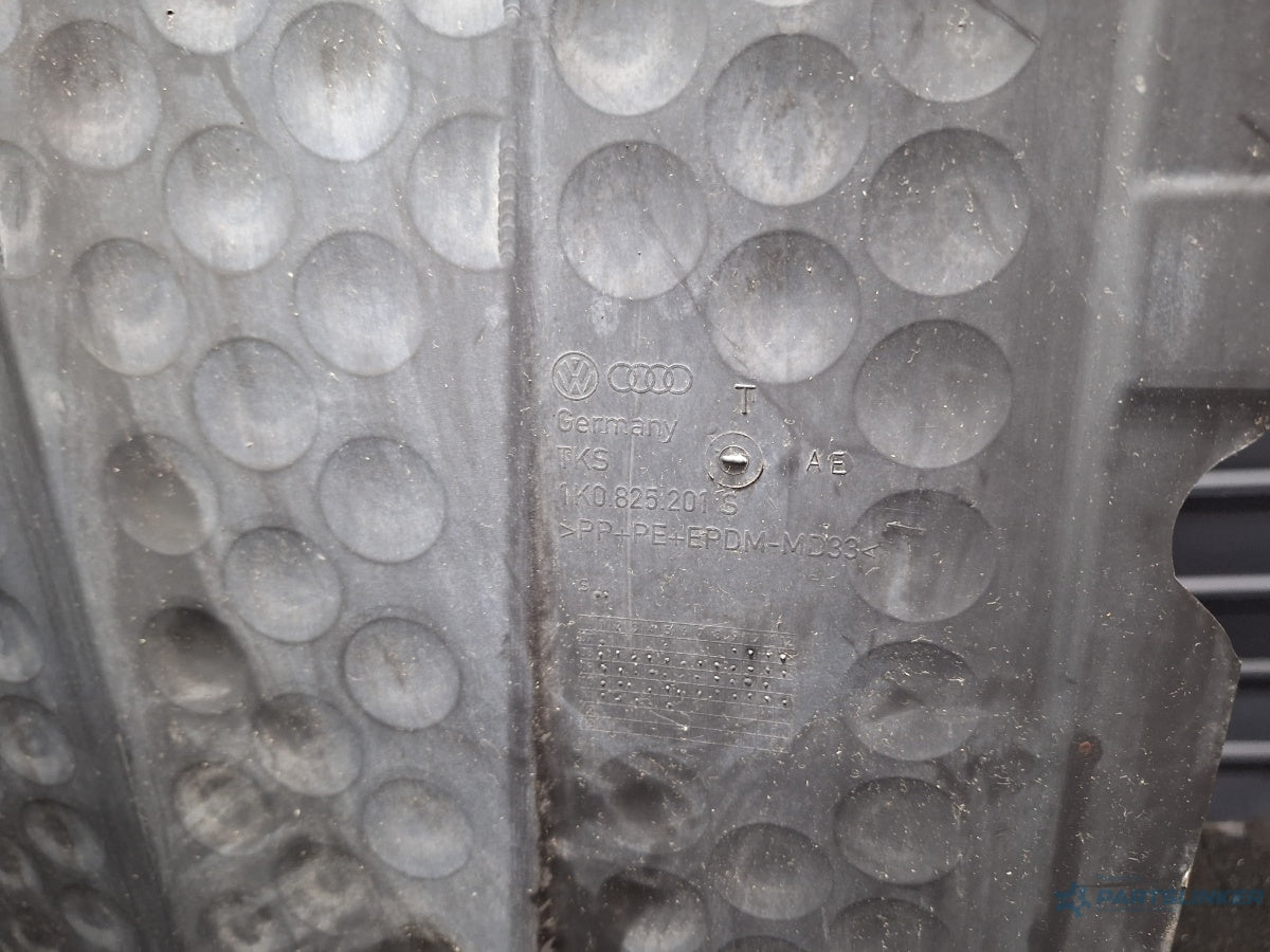 Scut podea stanga VOLKSWAGEN GOLF VI 5K1_ 2008 - 2012 TDi BlueMotion CAYC 1K0825201S