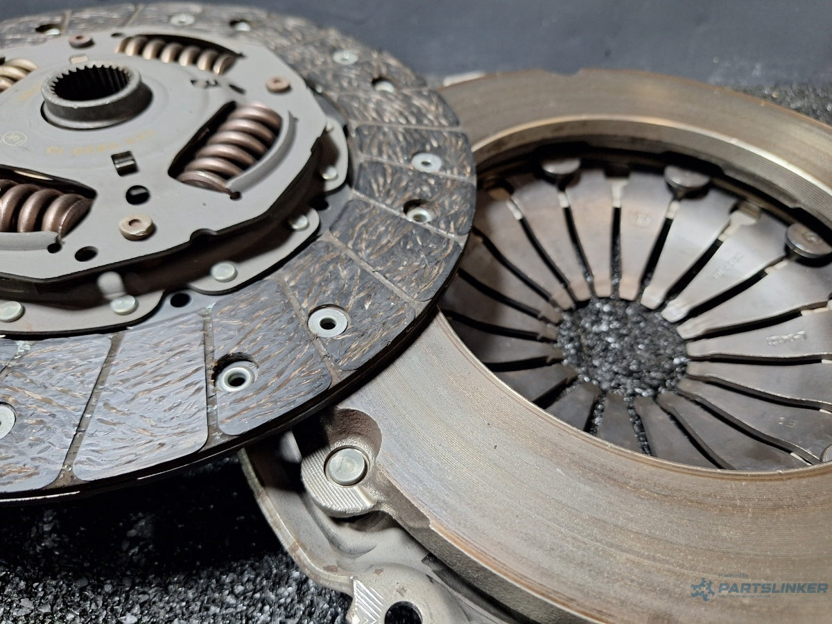 Kit ambreiaj masa simla start&stop VOLKSWAGEN GOLF VI 5K1_ 2008 - 2012 TDi BlueMotion CAYC LUK 123059810 03L105269