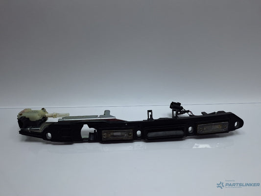 Bara luminoasa numar de inmatriculare portbagaj VOLKSWAGEN PASSAT 3B3 2000 - 2005 1.6 1.6 ALZ 3B5827297