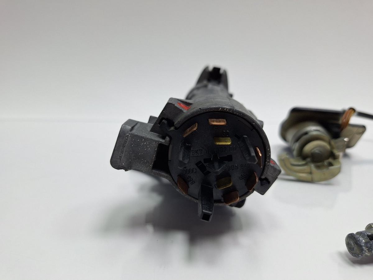 Contact de pornire cu cheie si butuci VOLKSWAGEN PASSAT 3B3 2000 - 2005 1.6 1.6 ALZ 4B0905851A , 3B0827573G
