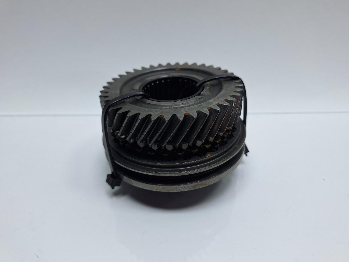 Pinion treapta a 5-a VOLKSWAGEN CADDY III Estate 2KB, 2KJ, 2CB, 2CJ 2004 - 2015 TDI BJB, BLS 02A311158AE , 02J311241D