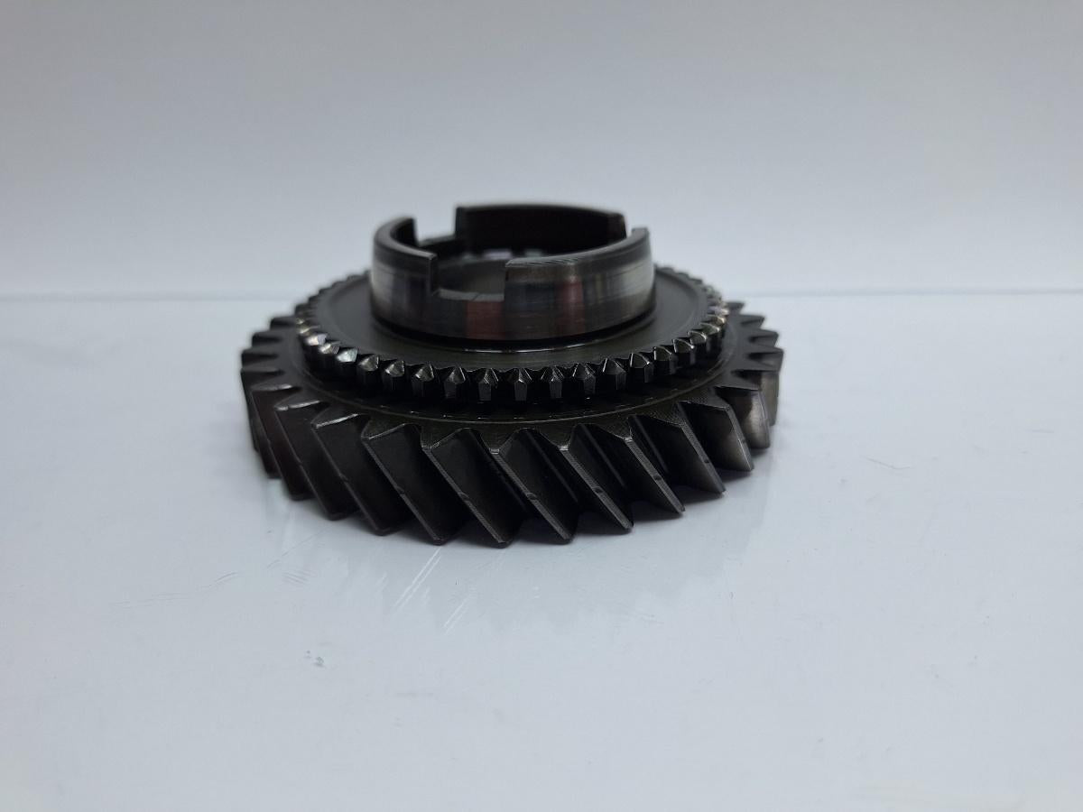 Pinion treapta a 2-a VOLKSWAGEN CADDY III Estate 2KB, 2KJ, 2CB, 2CJ 2004 - 2015 TDI BJB, BLS 02J311261Q