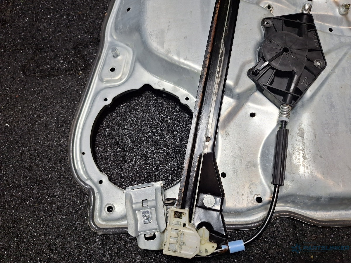 Macara geam stanga fata VOLKSWAGEN PASSAT 3B3 2000 - 2005 1.6 1.6 ALZ 3B1837461