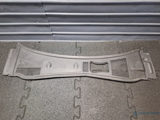 Grila stergatoare VOLKSWAGEN PASSAT 3B3 2000 - 2005 1.6 1.6 ALZ 3B1819417C