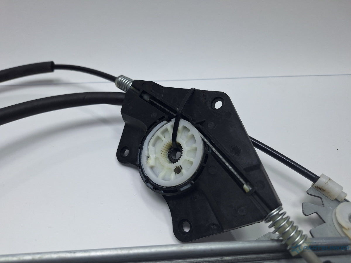 Macara geam dreapta fata VOLKSWAGEN PASSAT 3B3 2000 - 2005 1.6 1.6 ALZ 3B4837756D