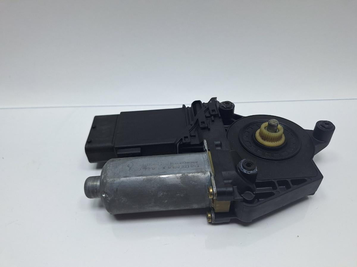 Motoras macara geam stanga fata VOLKSWAGEN PASSAT 3B3 2000 - 2005 1.6 1.6 ALZ 101430-202