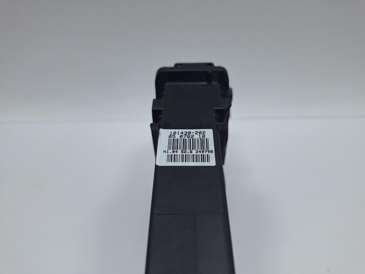 Motoras macara geam stanga fata VOLKSWAGEN PASSAT 3B3 2000 - 2005 1.6 1.6 ALZ 101430-202