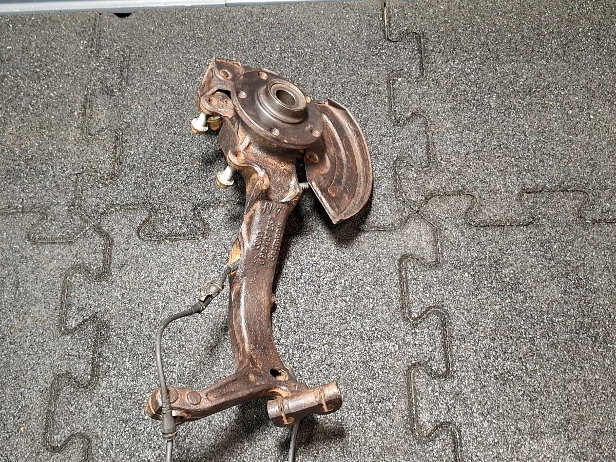 Fuzeta stanga fata VOLKSWAGEN PASSAT 3B3 2000 - 2005 1.6 1.6 ALZ 8D0407257AN