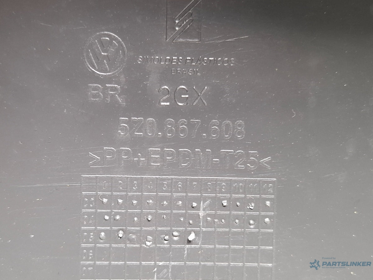 Ornament portbagaj VOLKSWAGEN FOX 5Z1, 5Z3 2003 - 2014 1.2 1.2 BMD, CHFB 5Z0867608