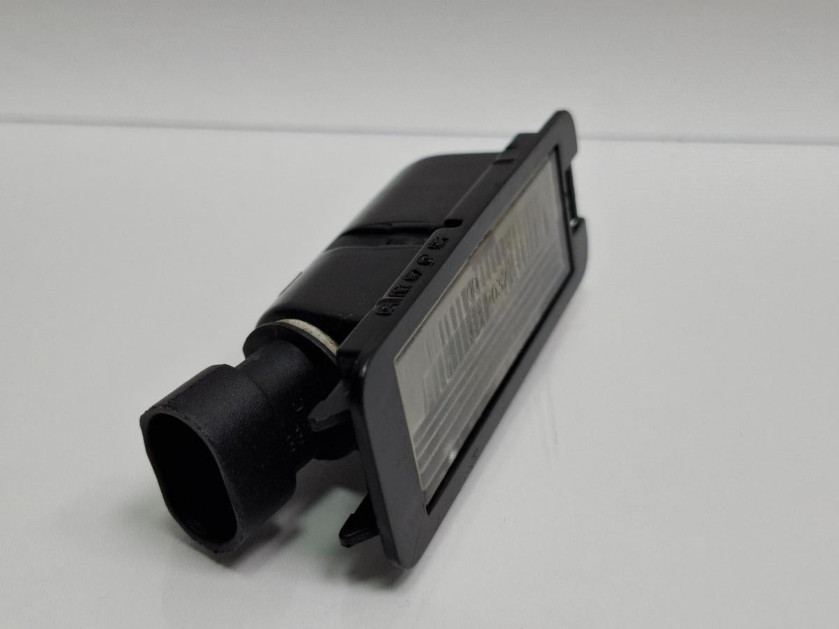 Lampa numar inmatriculare VOLKSWAGEN FOX 5Z1, 5Z3 2003 - 2014 1.2 1.2 BMD, CHFB 5X0943021