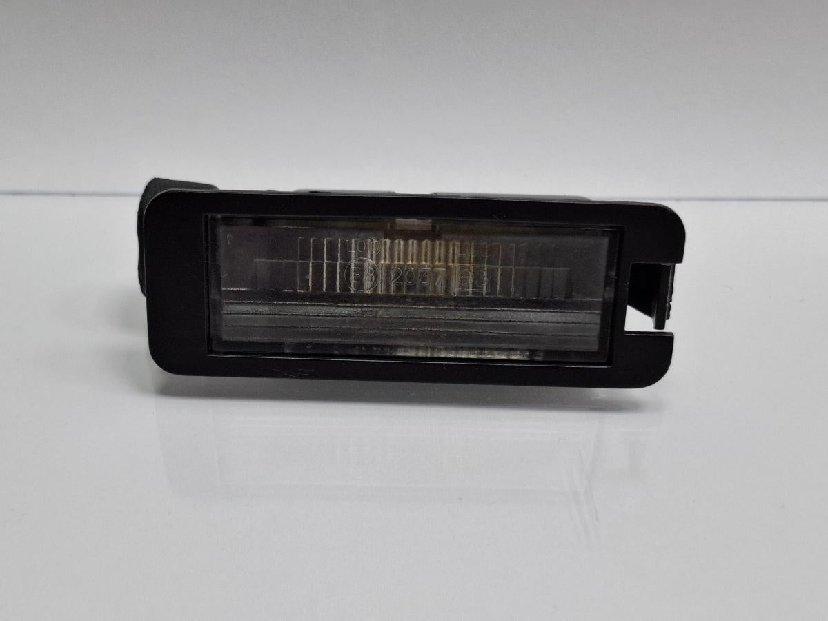 Lampa numar inmatriculare VOLKSWAGEN FOX 5Z1, 5Z3 2003 - 2014 1.2 1.2 BMD, CHFB 5X0943021