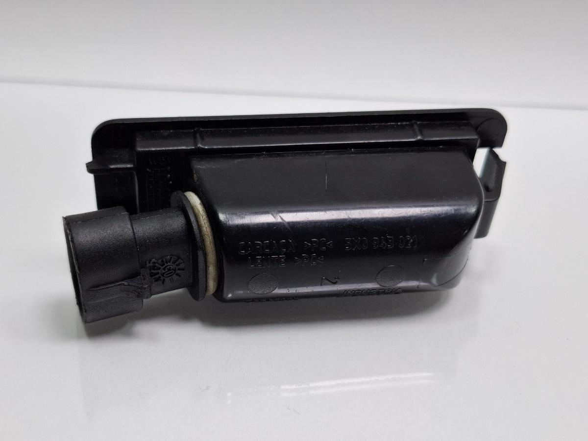 Lampa numar inmatriculare VOLKSWAGEN FOX 5Z1, 5Z3 2003 - 2014 1.2 1.2 BMD, CHFB 5X0943021