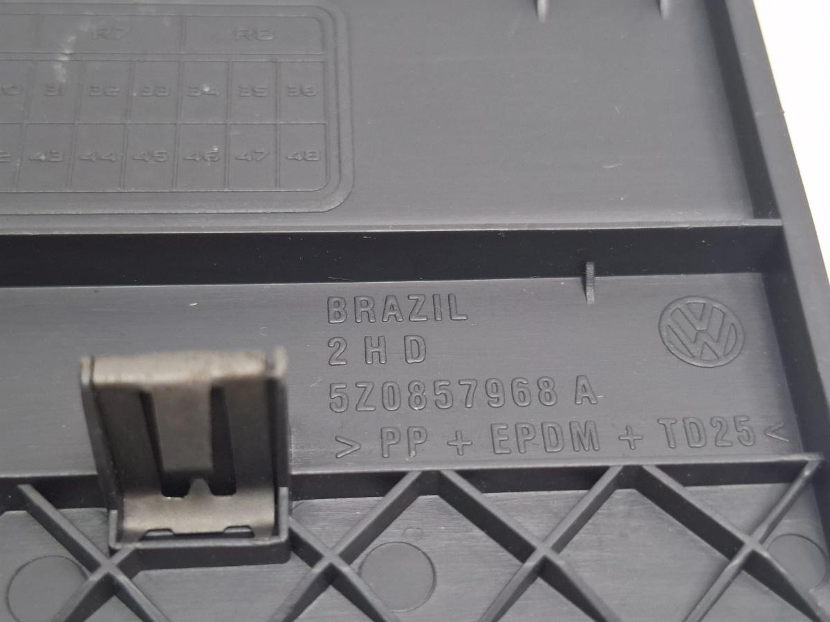 Capac panou sigurante VOLKSWAGEN FOX 5Z1, 5Z3 2003 - 2014 1.2 1.2 BMD, CHFB 5Z0857968A