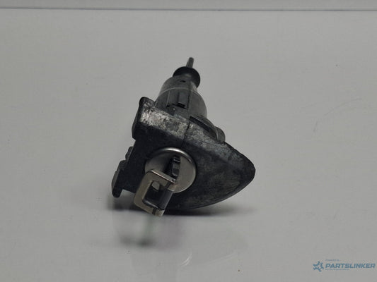 Butuc usa stanga fata VOLKSWAGEN PASSAT Variant 3C5 2005 - 2011 TDI BMP  3C0837167A