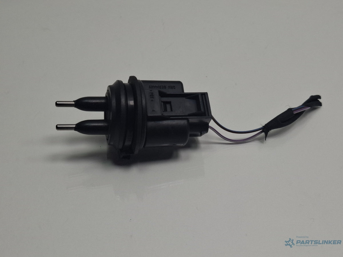 Senzor nivel lichid parbriz VOLKSWAGEN CADDY IV Estate SAB, SAJ 2015 - > TDI CUUD, DFSD 1J0973202