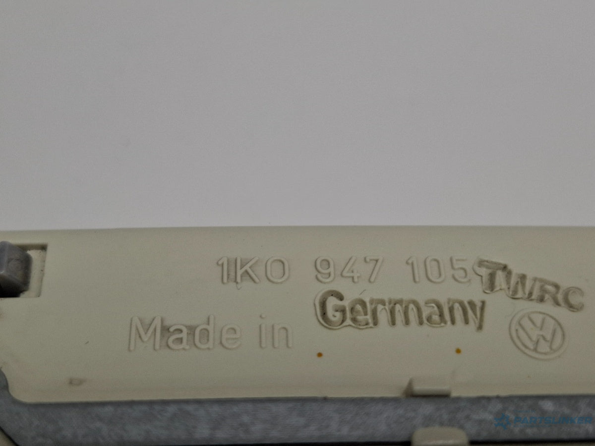 Plafoniera lumini VOLKSWAGEN PASSAT Variant 3C5 2005 - 2011 TDI BMP 1K0947105