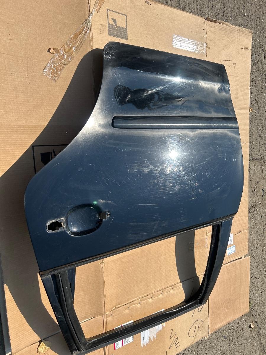 Usa  Portiera spate stanga VOLKSWAGEN POLO 9N_ 2001 - 2009 negru L041