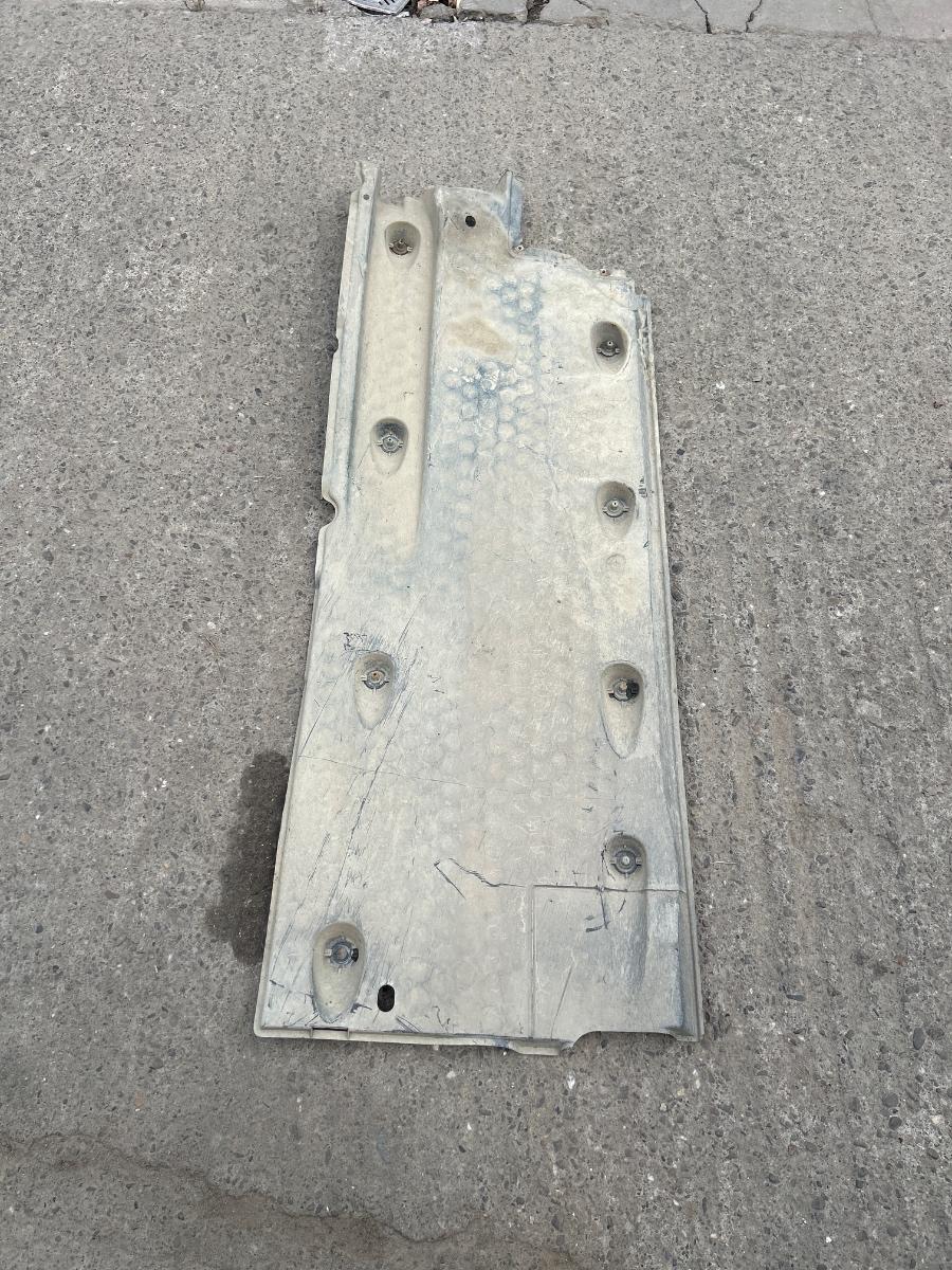 Scut de protectie sub caroserie fata stanga VOLKSWAGEN PASSAT Variant 3C5 2005 - 2011 TDI BMP 3C0825201D