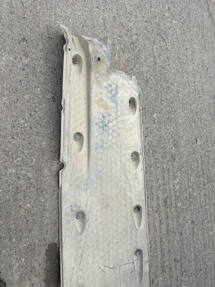 Scut de protectie sub caroserie fata stanga VOLKSWAGEN PASSAT Variant 3C5 2005 - 2011 TDI BMP 3C0825201D