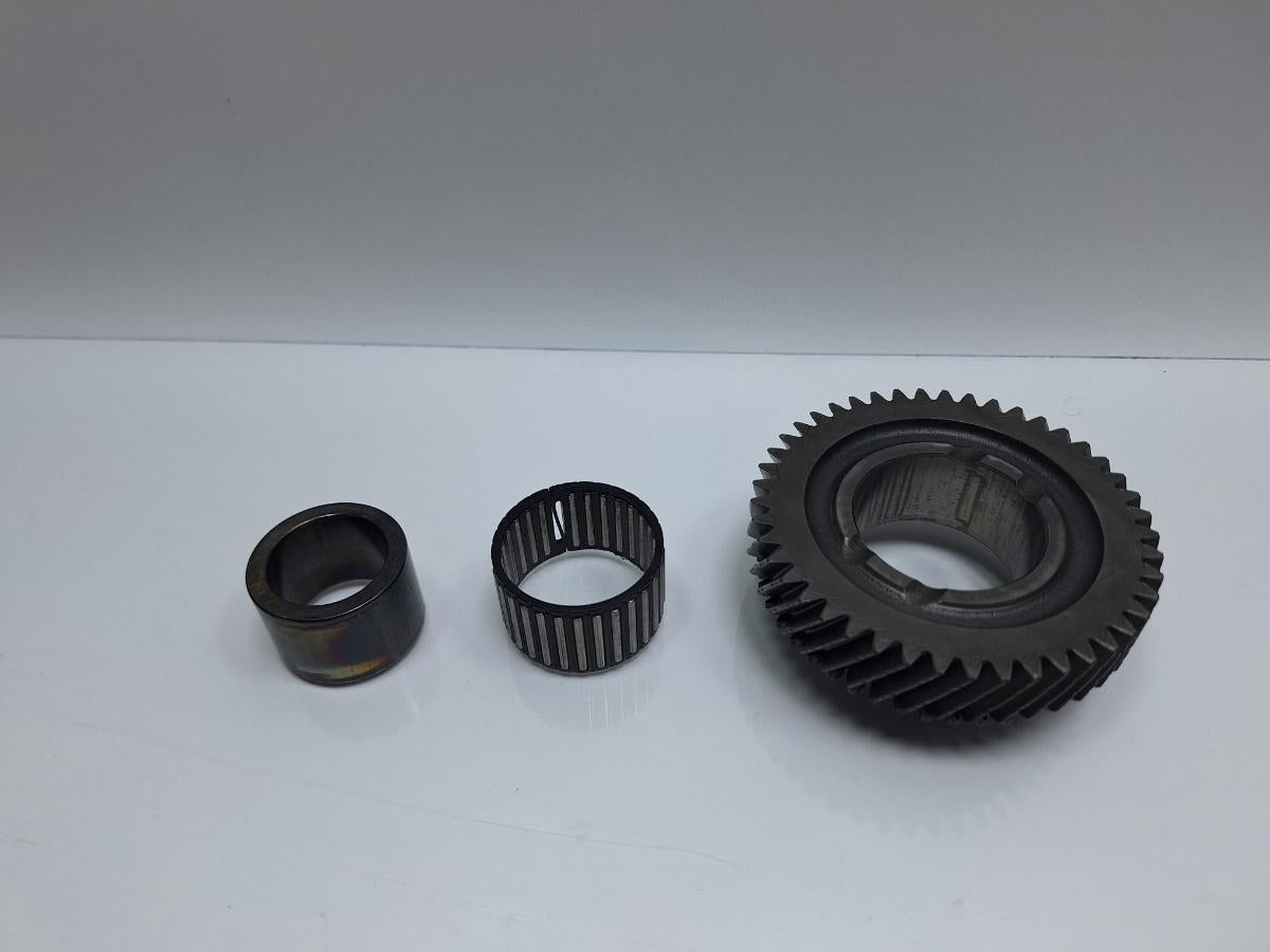 Pinion treapta a 5-a cutie KWD VOLKSWAGEN TOURAN 1T1, 1T2 2003 - 2010 TDI BKC, BLS, BXE 02S311158S