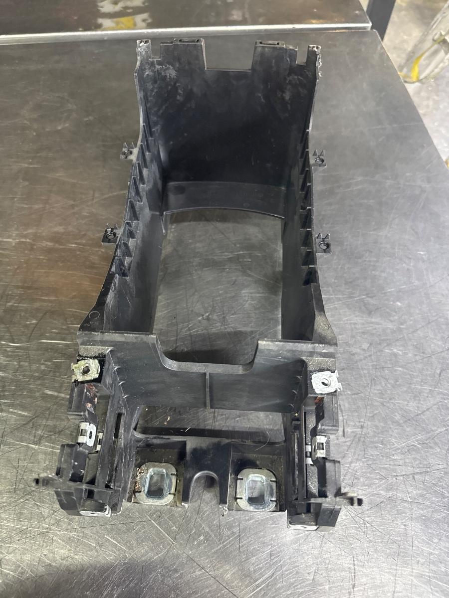 Cotiera suport VOLKSWAGEN PASSAT Variant 3C5 2005 - 2011 TDI BMP 3C0864089