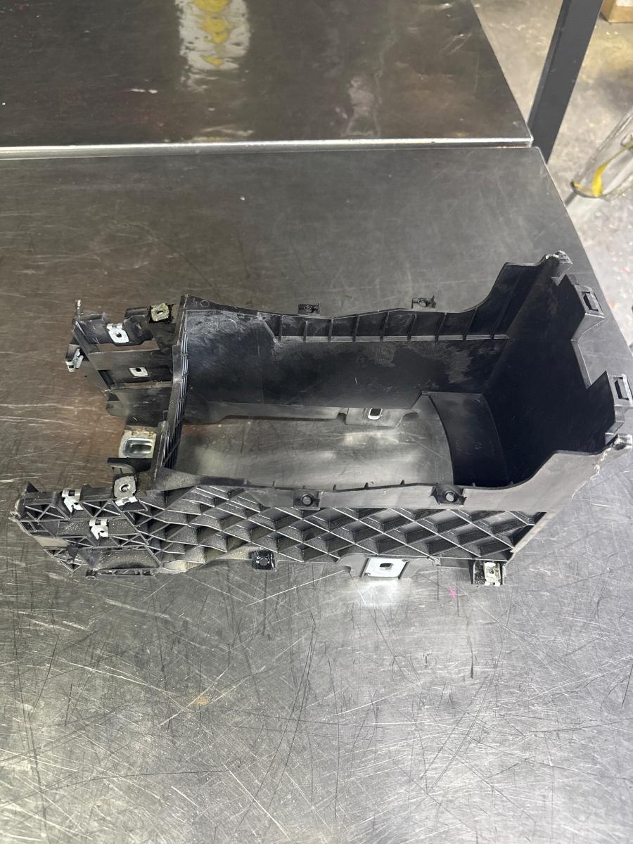 Cotiera suport VOLKSWAGEN PASSAT Variant 3C5 2005 - 2011 TDI BMP 3C0864089
