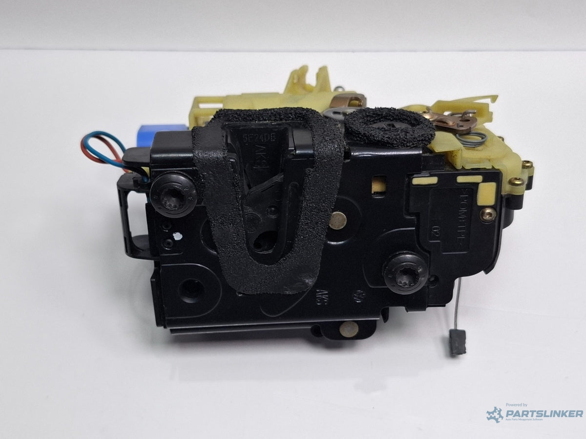 Broasca usa dreapta spate VOLKSWAGEN POLO 9N_ 2001 - 2012 12V AZQ, BME 3B4839016AG