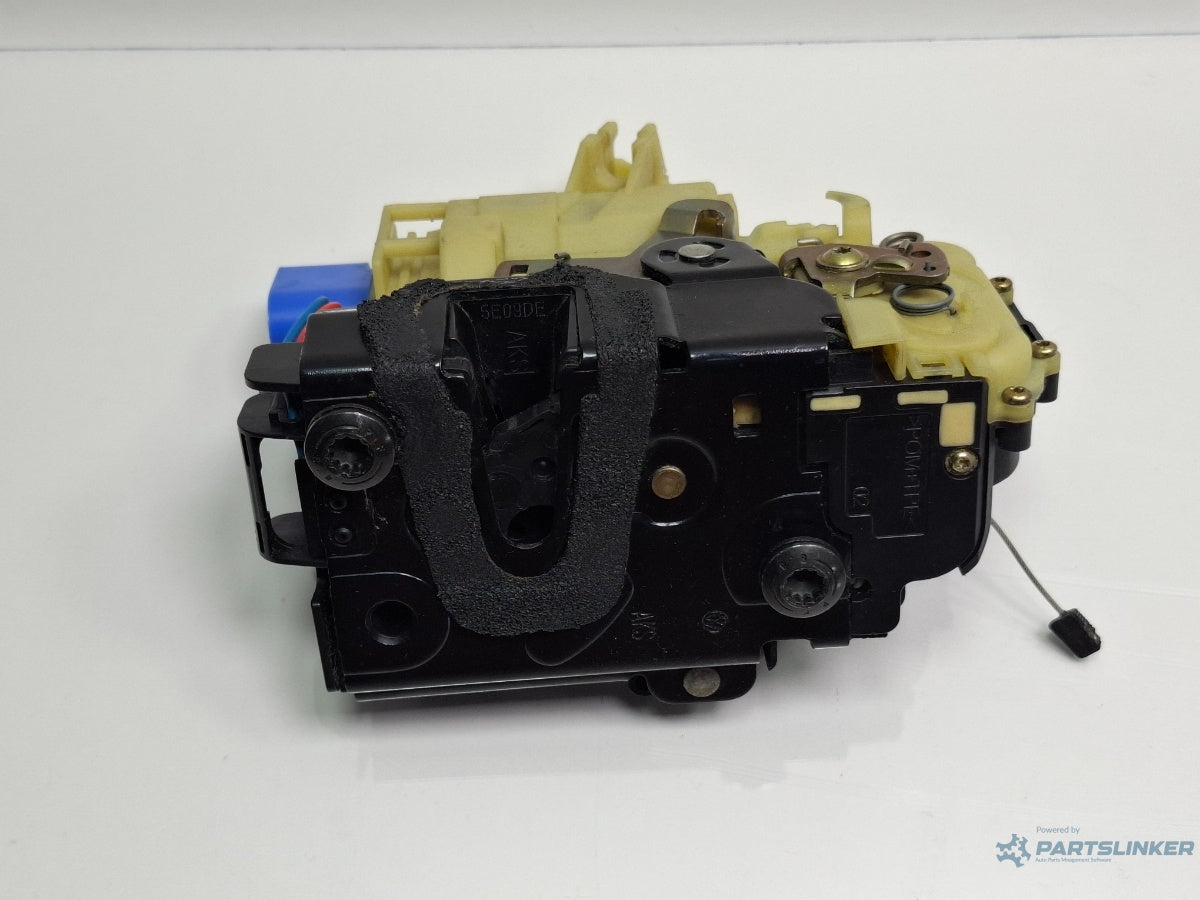 Broasca usa dreapta fata VOLKSWAGEN POLO 9N_ 2001 - 2012 12V AZQ, BME 3B1937016BQ