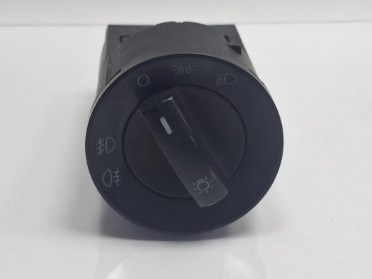Bloc lumini VOLKSWAGEN POLO 9N_ 2001 - 2012 12V AZQ, BME 6Q0941531C