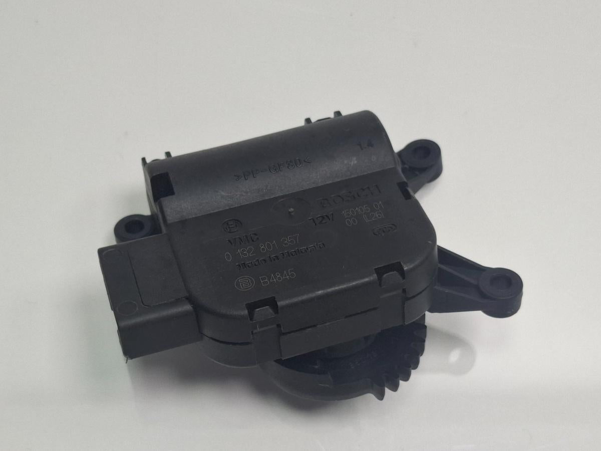 Motoras aeroterma VOLKSWAGEN POLO 9N_ 2001 - 2012 12V AZQ, BME BOSCH 0132801357
