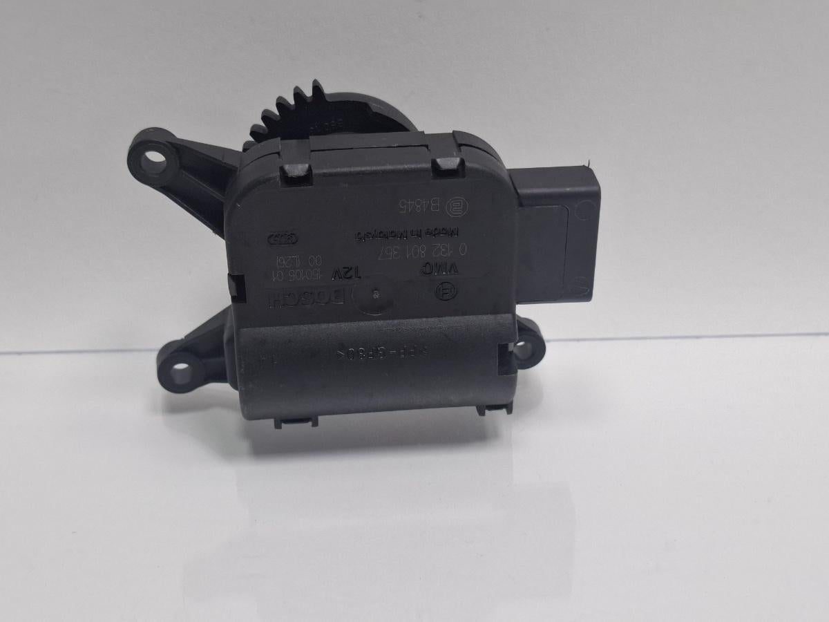 Motoras aeroterma VOLKSWAGEN POLO 9N_ 2001 - 2012 12V AZQ, BME BOSCH 0132801357