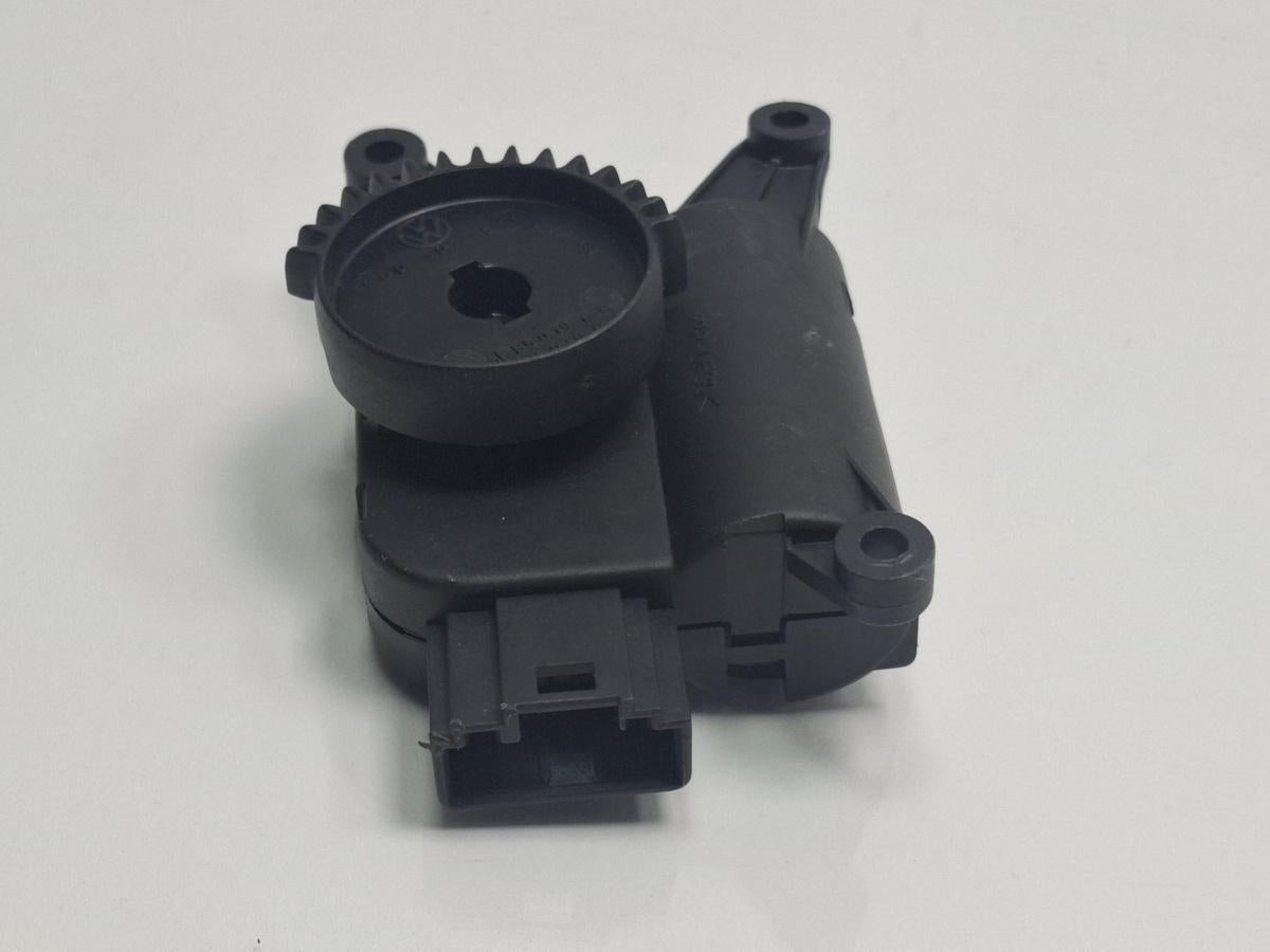 Motoras aeroterma VOLKSWAGEN POLO 9N_ 2001 - 2012 12V AZQ, BME BOSCH 0132801357