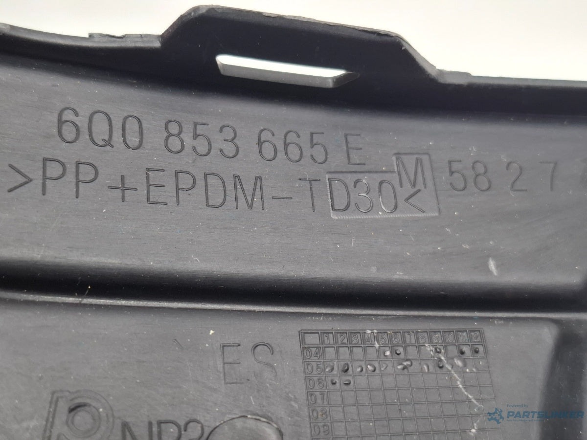 Grila proiector stanga VOLKSWAGEN POLO 9N_ 2001 - 2012 12V AZQ, BME 6Q0853665E