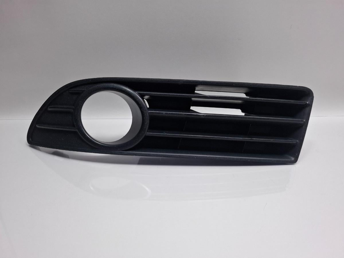Grila proiector stanga VOLKSWAGEN POLO 9N_ 2001 - 2012 12V AZQ, BME 6Q0853665E