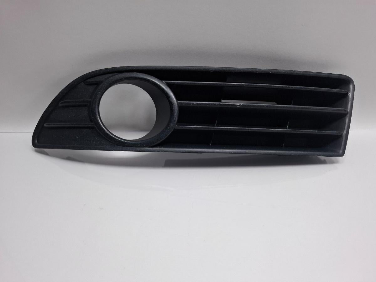 Grila proiector stanga VOLKSWAGEN POLO 9N_ 2001 - 2012 12V AZQ, BME 6Q0853665E