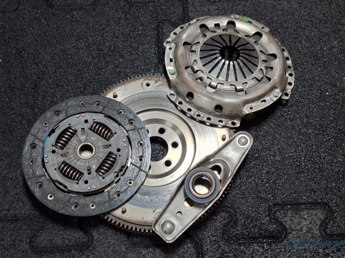 Kit ambreiaj VOLKSWAGEN POLO 9N_ 2001 - 2012 12V AZQ, BME 03D105269