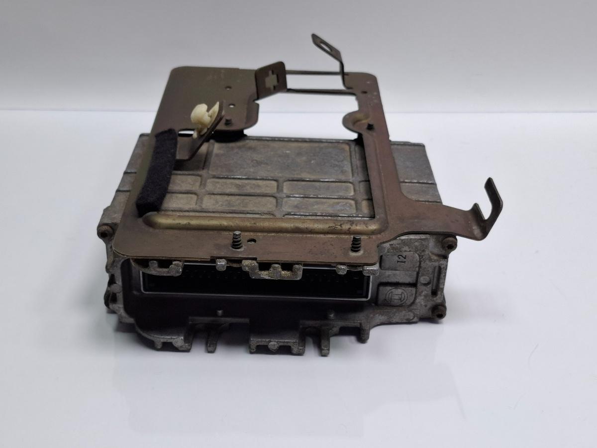 Calculator ECU VOLKSWAGEN GOLF III 1H1 1991 - 1998 1.6 1.6 ABU, AEA, AEE BOSCH 0261203647 032906026G