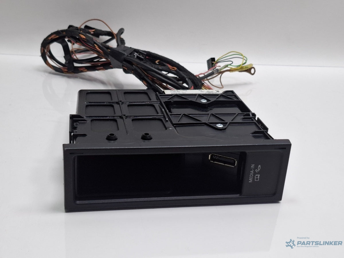 Modul media VOLKSWAGEN GOLF VI 5K1 2008 - 2013  5N0035341E