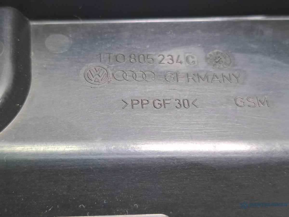 Ornament aripa dreapta fata VOLKSWAGEN TOURAN 1T3 2010 - 2015 TDI CFHC 1T0805234C