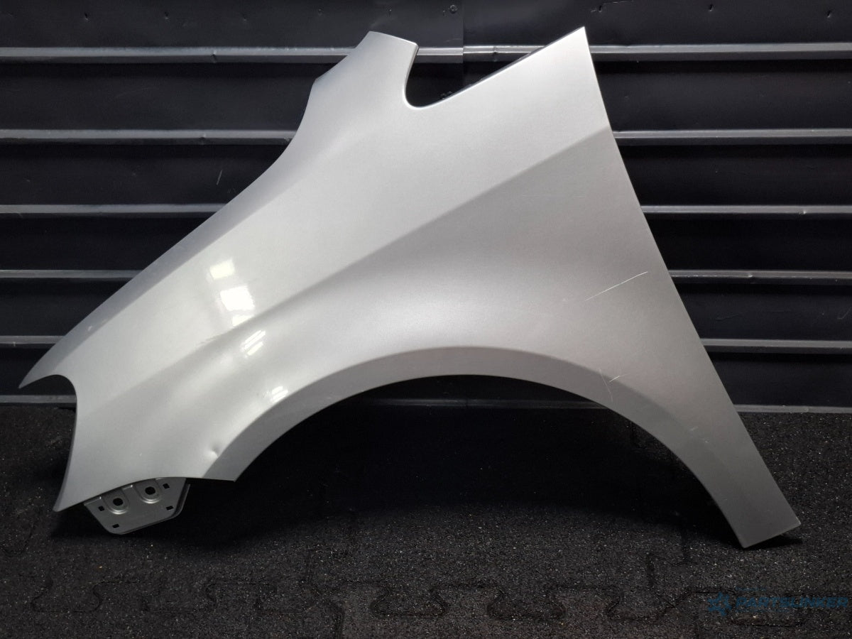 Aripa stanga fata VOLKSWAGEN CADDY III  2011 - 2015, VOLKSWAGEN TOURAN 1T3 2010 - 2015  1T0821105G , 1T082115 gri LA7W