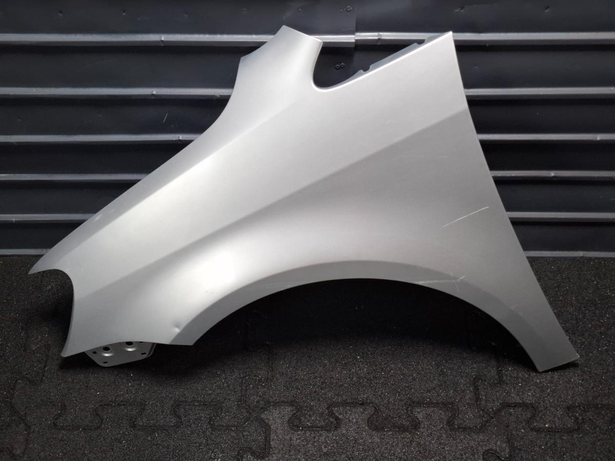 Aripa stanga fata VOLKSWAGEN TOURAN 1T3 2010 - 2015 2.0 TDI CFHC 1T0821105G , 1T0821155
